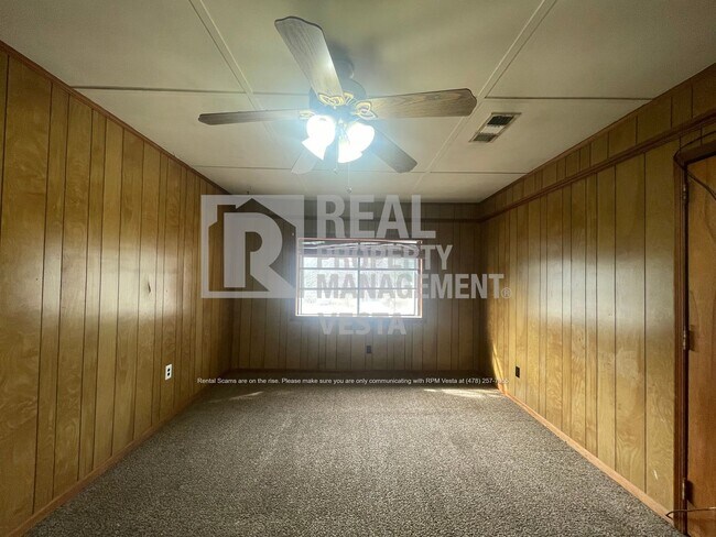 Building Photo - 4342 Pinedale Dr