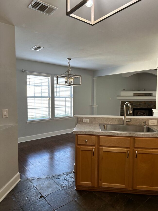 Building Photo - Gorgeous Deerfield Plantation 4 Bed 2.5 Ba...