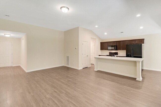 Building Photo - Hartford - Statesboro 3 Bed 2 Bath - Arbor Floor Plan