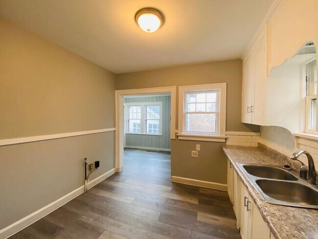 Building Photo - 6388 Seminole Trl