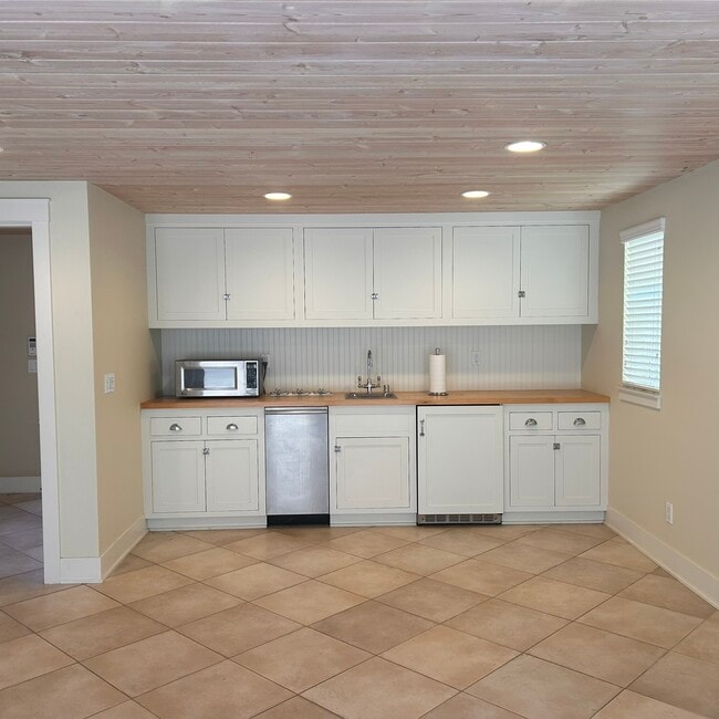 Building Photo - 3329 Harbor Blvd