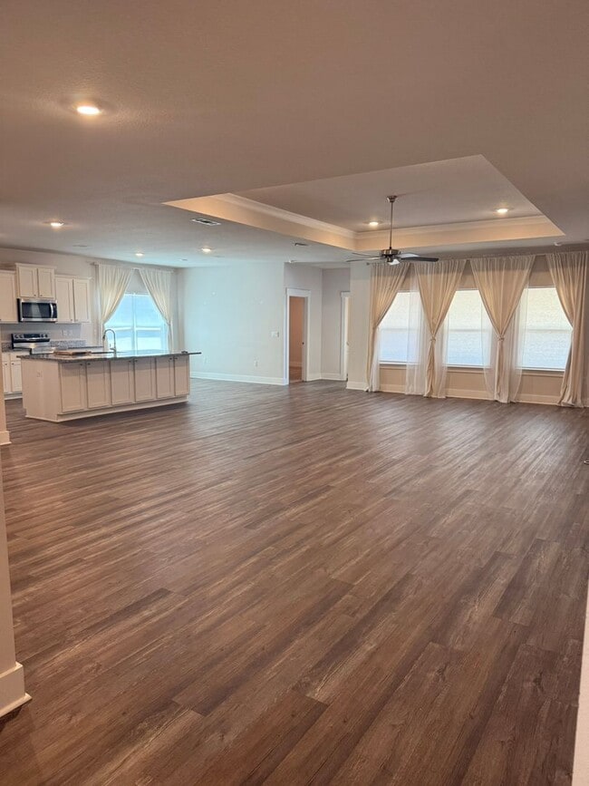 Building Photo - 4 bedroom 3 FULL bath home in Shoal River Landing...AVAILABLE JUNE 2026!