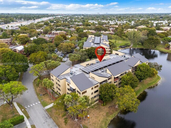 Building Photo - 6701 SW 116th Ct