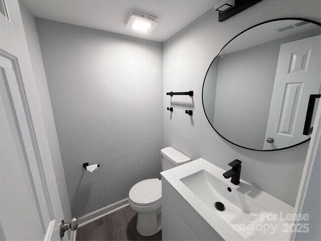 Building Photo - 2825 Edwin Jones Dr