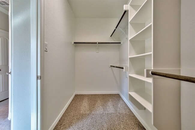 Building Photo - 304 Callaghan Dr