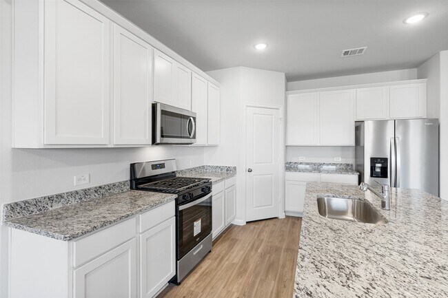 Building Photo - 16743 Needlepoint Dr