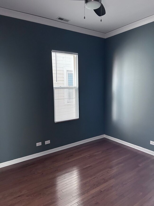 Building Photo - 1819 N Washtenaw Ave