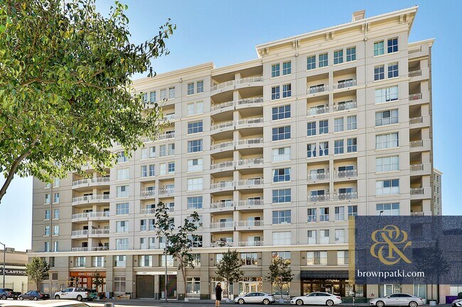 Building Photo - 140 S Van Ness Ave