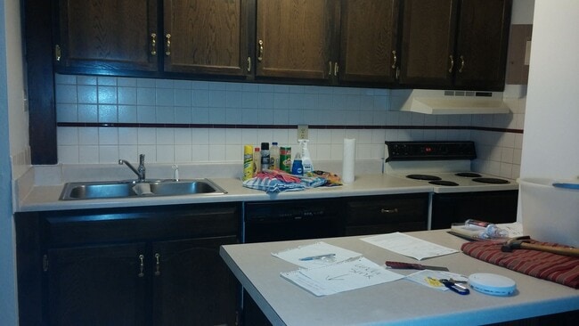 Building Photo - Spacious 2bd/1.5bth Condo Located in Laurel Square!!