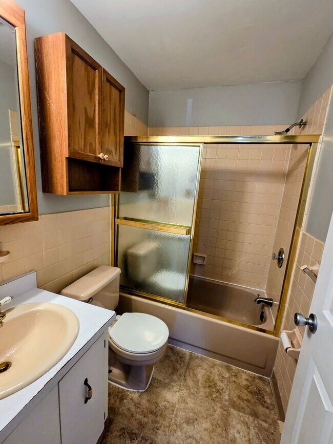 Building Photo - 5657 Wood Ln