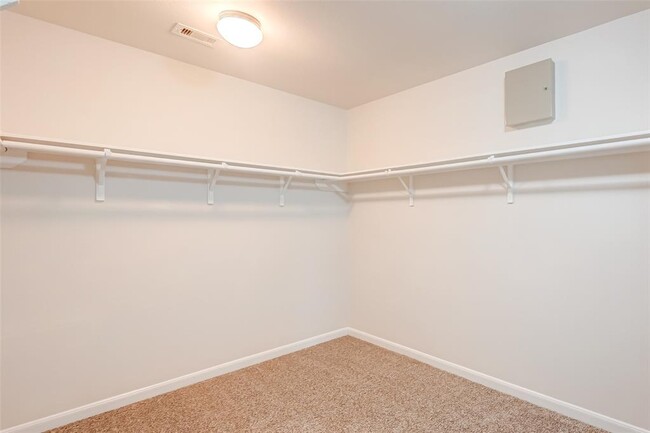 Building Photo - 15910 Copper Oak Ln