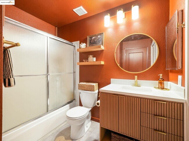 Building Photo - 806 Devonwood