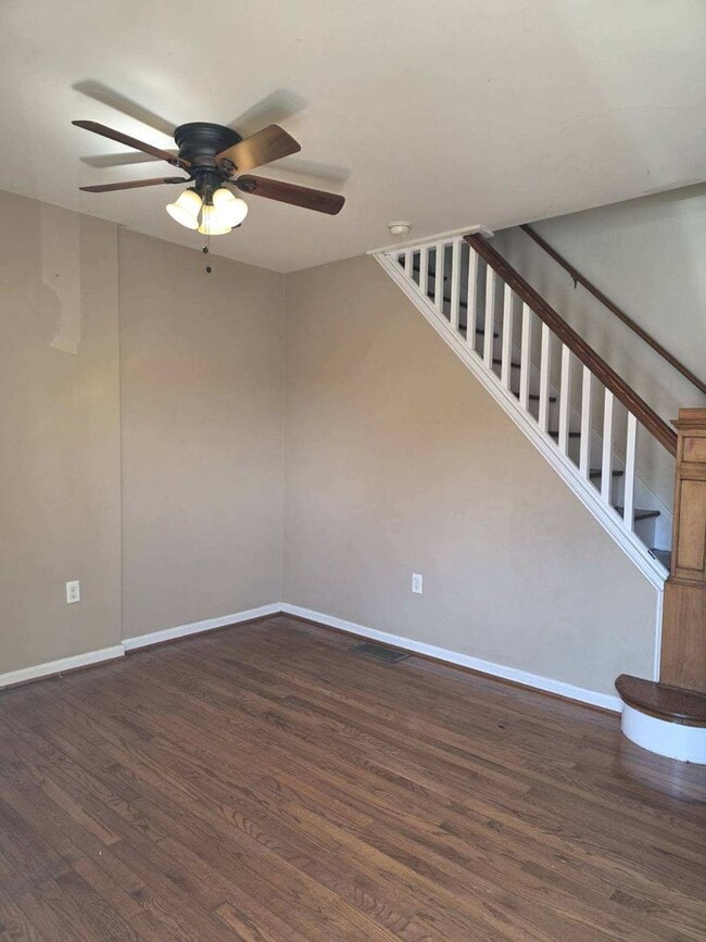 Building Photo - Wilmington Rowhome - Hedgeville Area