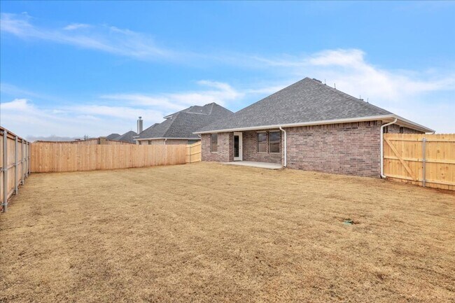 Building Photo - Adorable Brand New NE Edmond