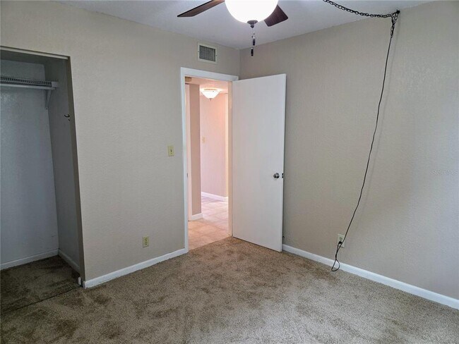 Building Photo - 5801 Bahia Del Mar Cir N