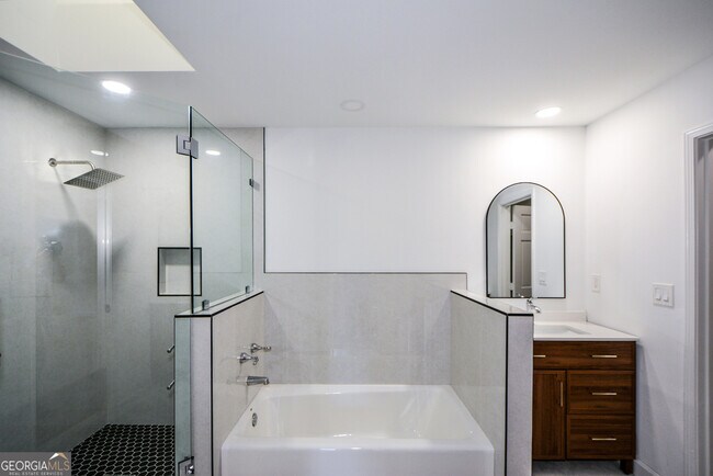 Building Photo - 2704 Margaret Mitchell Dr NW