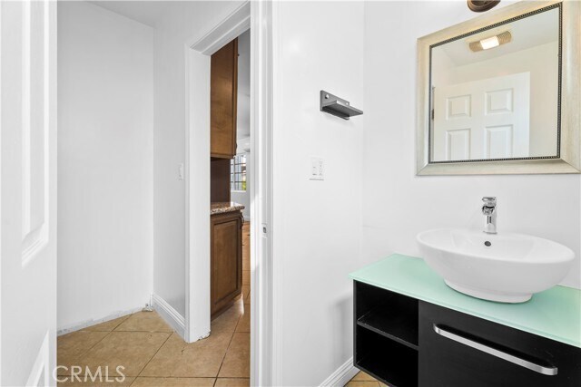 Building Photo - 8440 Gloria Ave