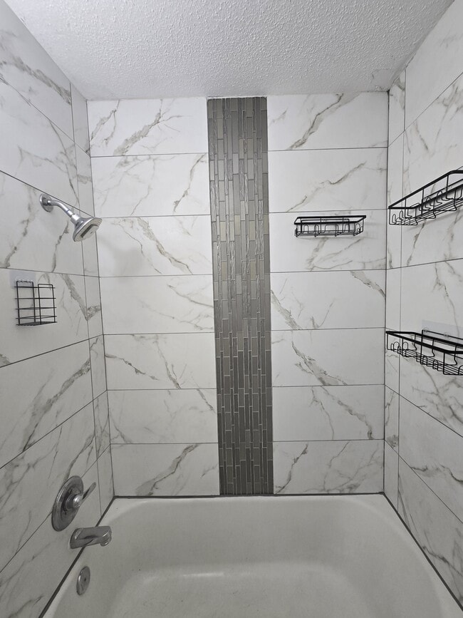 Building Photo - 1102 Dellrose