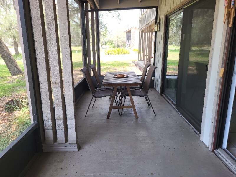 Building Photo - 681 Olde Camelot Cir