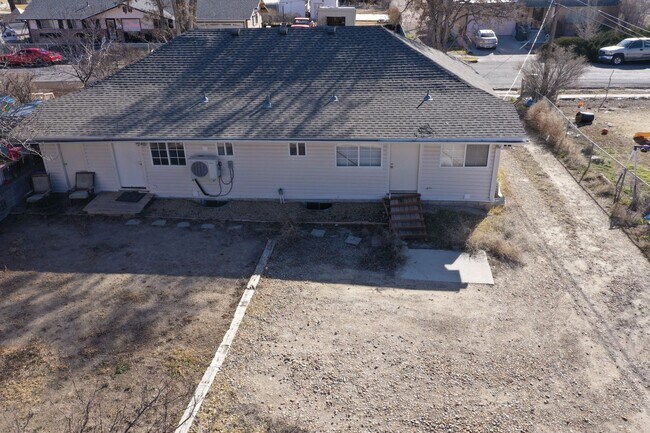 Building Photo - CS-700 N Duplex