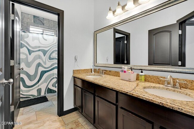 Building Photo - 7355 Via Canutillo Dr
