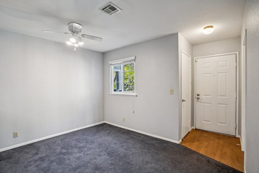 Building Photo - 600 Canyon Oaks Dr