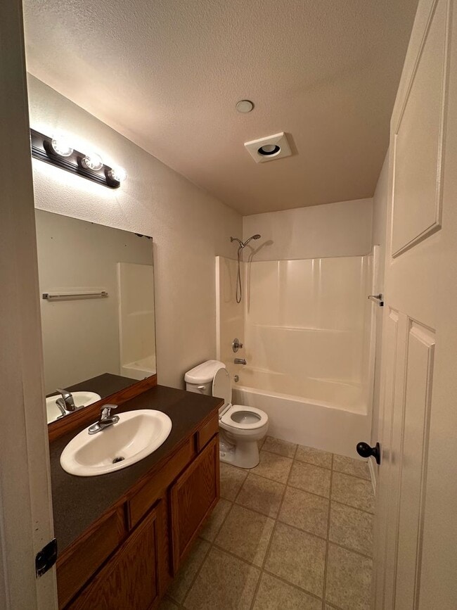 Building Photo - 4284 Sweet Rd