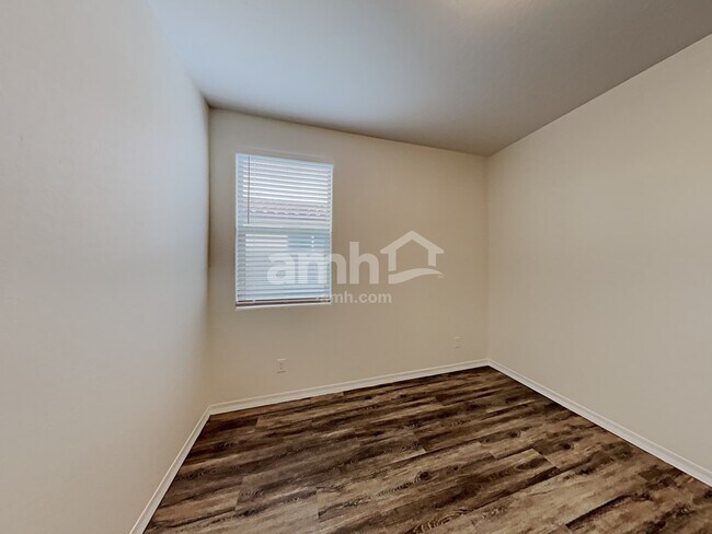 Building Photo - 16815 W Portland St