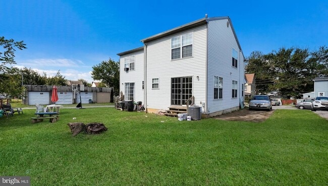 Building Photo - 1308 Worrall St