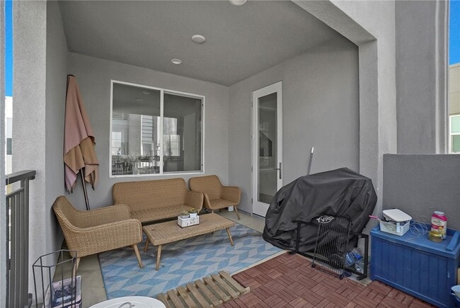 Building Photo - 140 Allusion