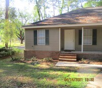 Building Photo - 900 9th Ave