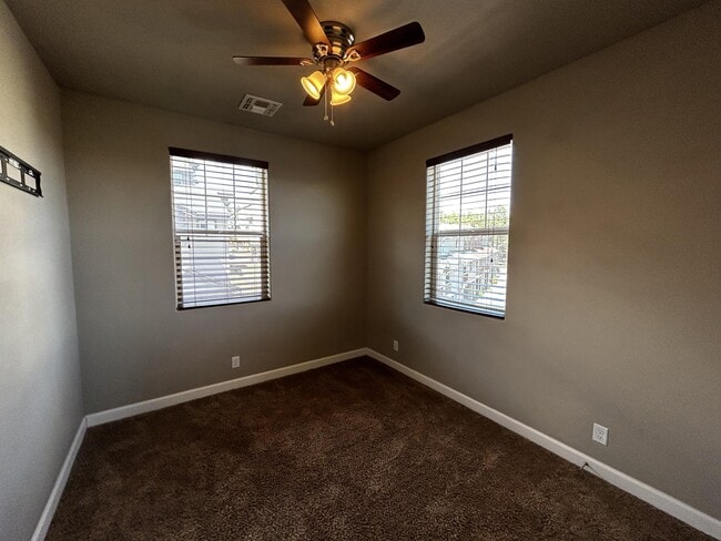 Building Photo - 2465 W Cripple Creek Dr