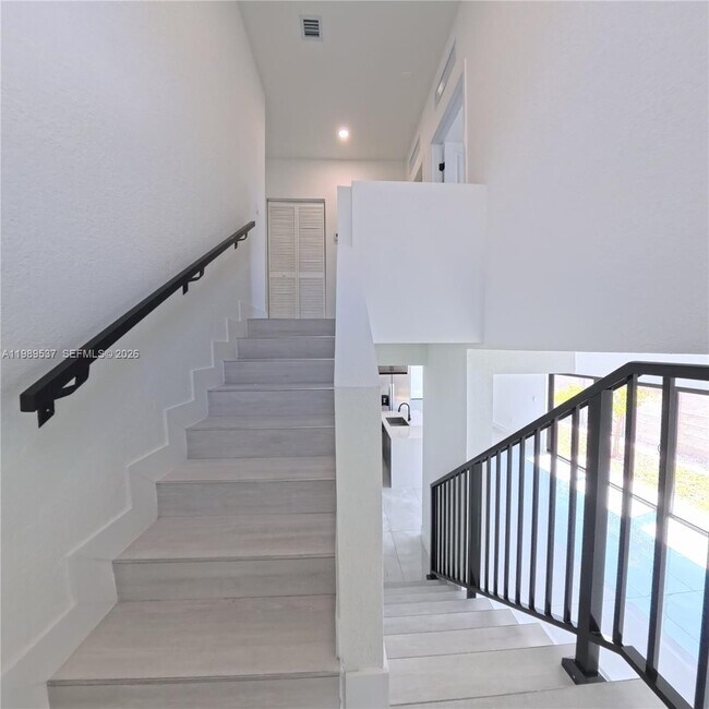 Building Photo - 1374 NW 1st St