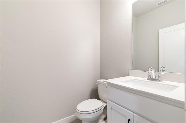 Building Photo - 1900 Brentwood Ln