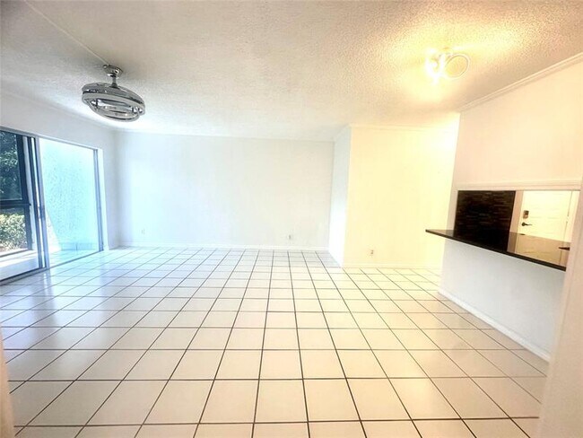 Building Photo - 717 Gardens Dr