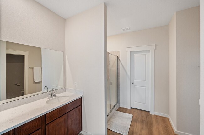 Building Photo - 4237 Red Cedar Ring Ln