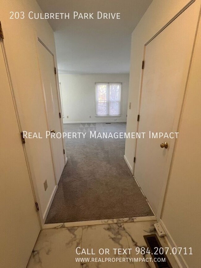 Building Photo - 203 Culbreth Park Dr