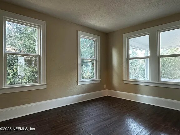 Building Photo - 6428 Elwood Ave