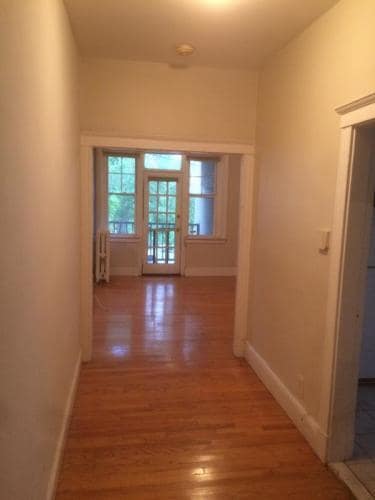 Building Photo - 33L