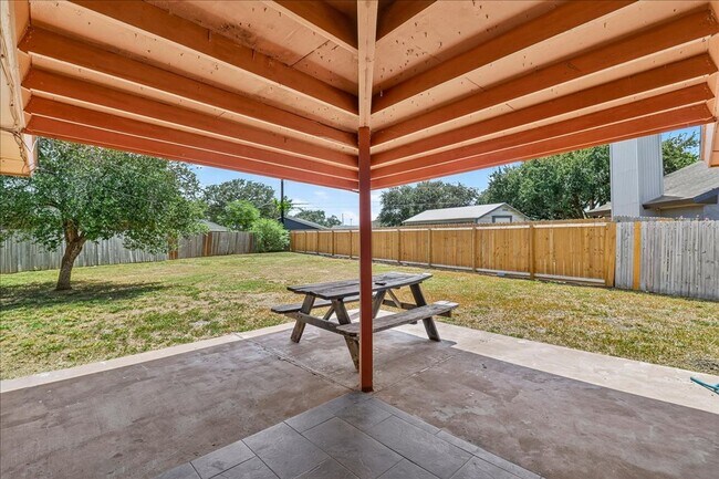 Building Photo - 4109 Fonvilla Cir