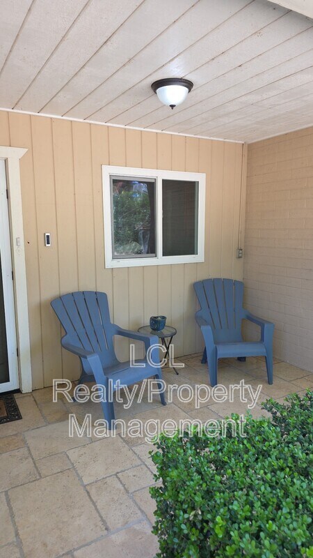 Building Photo - 17977 Lakeshore Dr