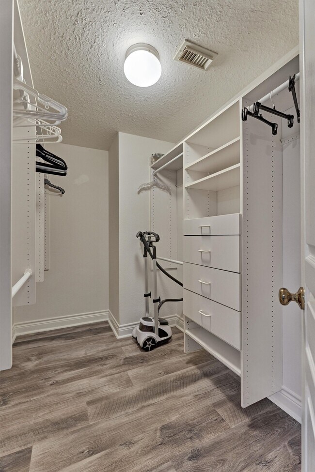 Building Photo - 18 Heather Wisp Ct