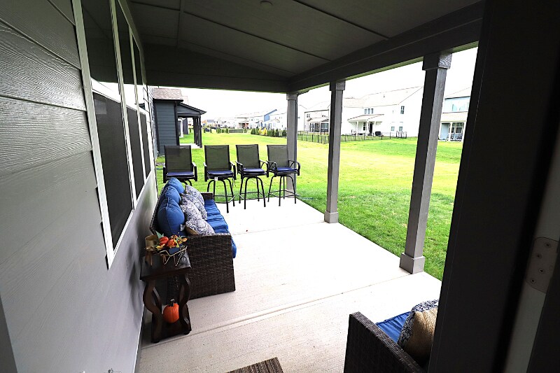 Building Photo - 15436 Manderley St