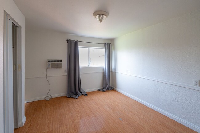 Building Photo - 4452Cogs