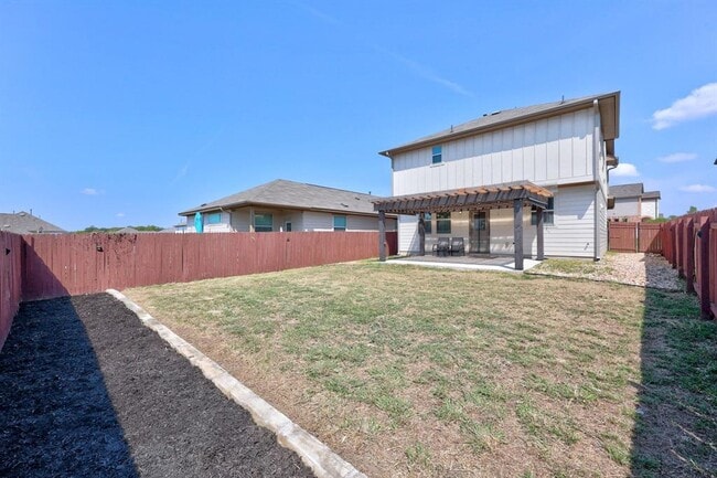 Building Photo - 305 Earl Keen St