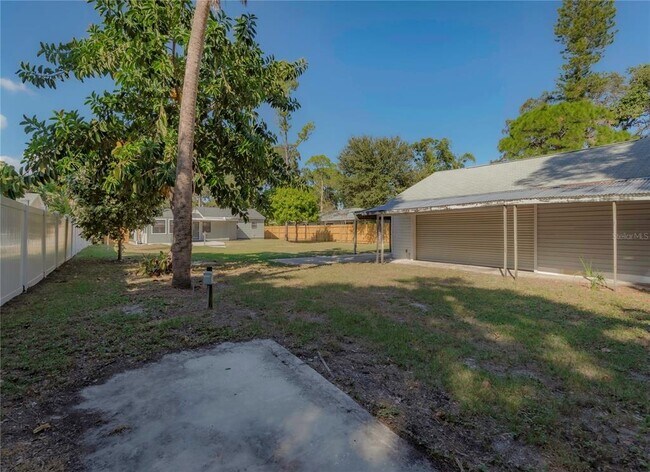 Building Photo - 1420 Alhambra Way S