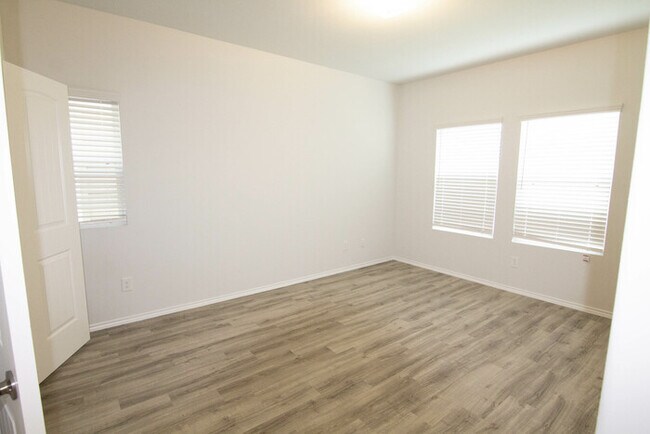 Building Photo - 18530 Boomi Ravine Trl