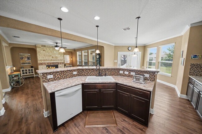 Building Photo - Exquisite 3-bedroom, 2.5-bathroom off 1604 and Culebra Road - Realtor Commission: $500