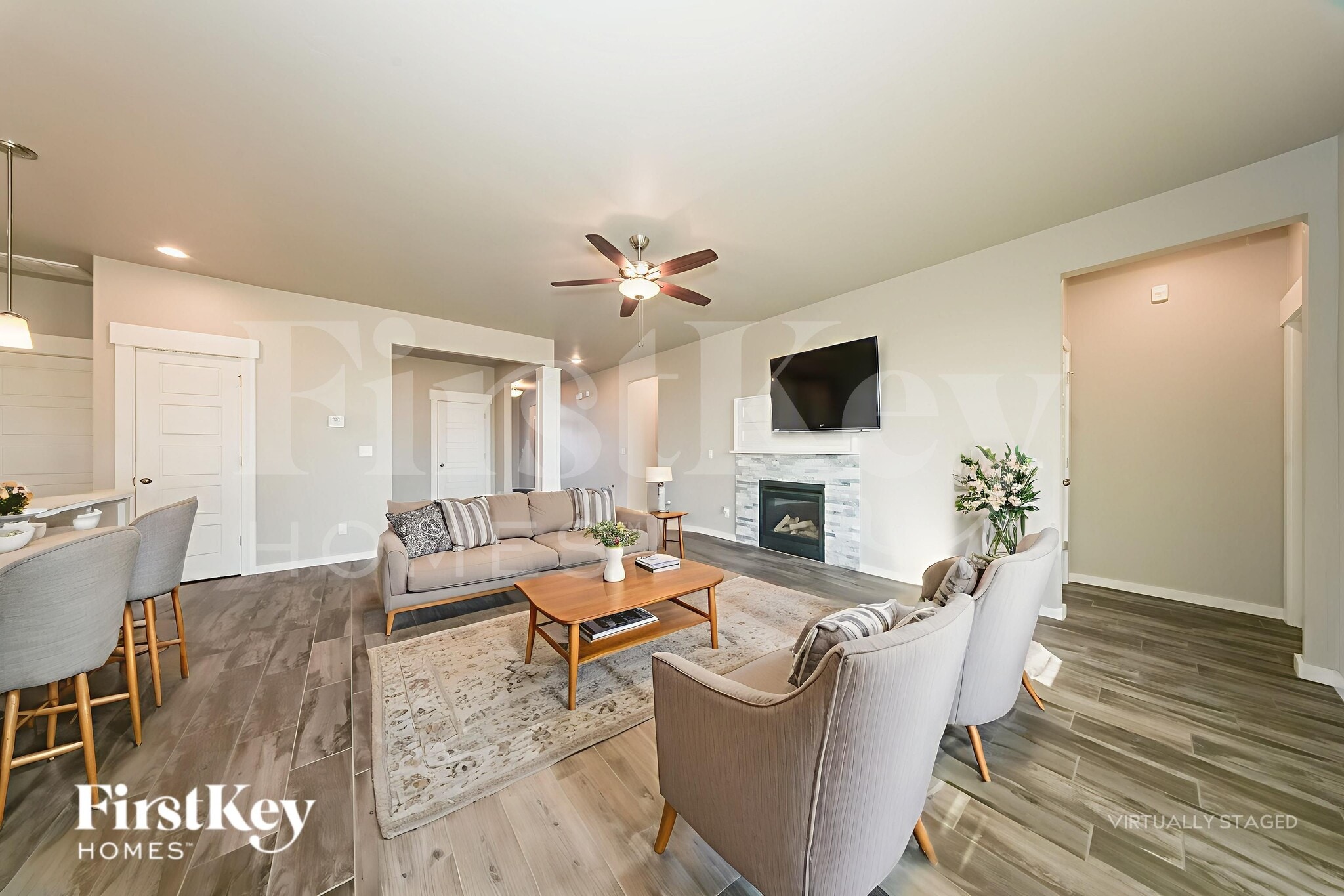 Building Photo - 2020 Sara Vista Dr