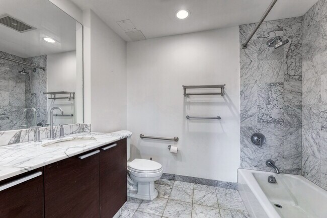 Building Photo - 8100 River Rd